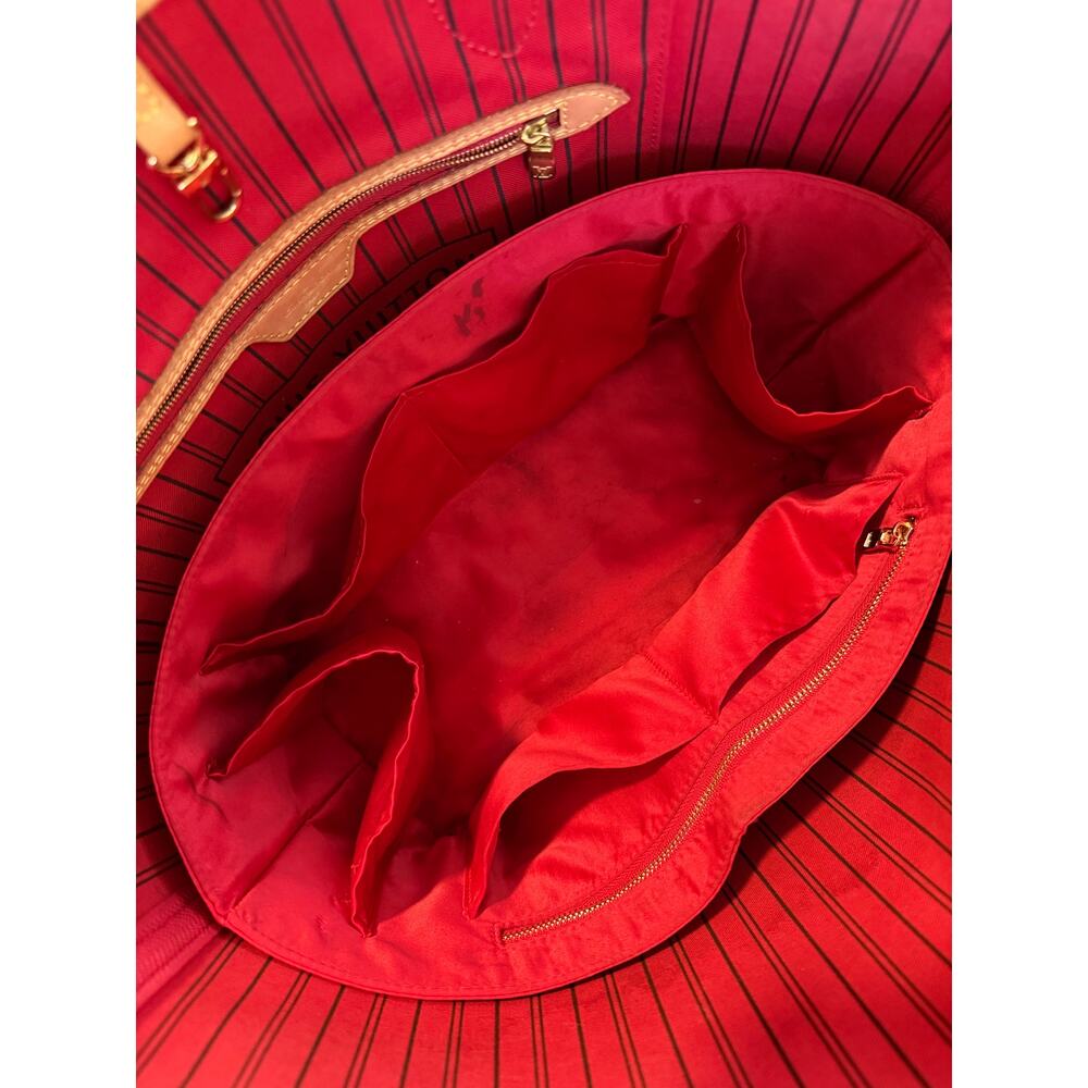Louis Vuitton Neverfull MM in Monogram with Cherry Red Striped Interior - Picture 10 of 10